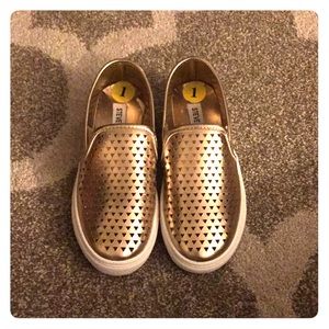 Girls Steve Madden slip on sneakers